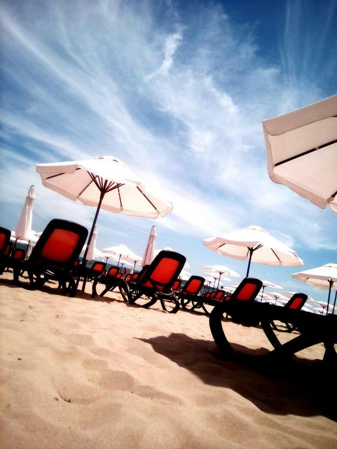 Santa Sofia Studio Apartment Pantai Sunny Luaran gambar